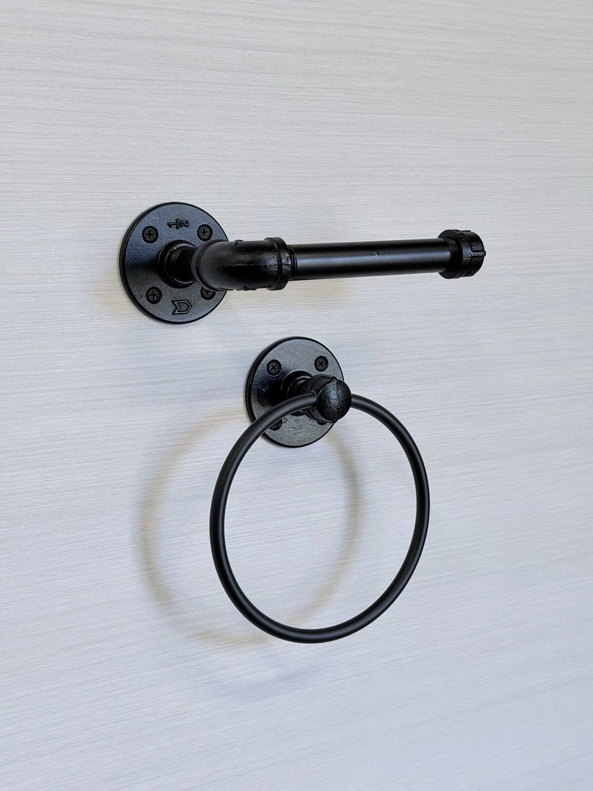 Bathroom Set of 2 Items, Toilet Paper Holder, Hand Towel Ring, Industrial Black Pipe Set, Towel Holder, Handmade, Industrial Bath Decor